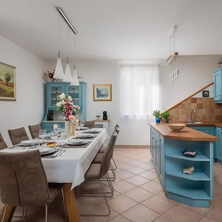 Luxury Seafront Seaview Milna Pool Feriehus