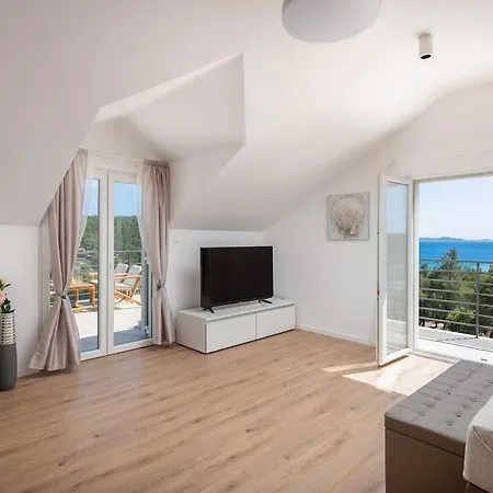 Luxury Seafront Seaview Milna Pool