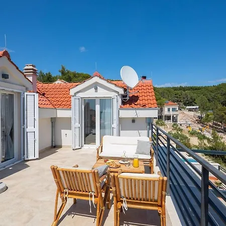 Luxury Seafront Seaview Milna Pool