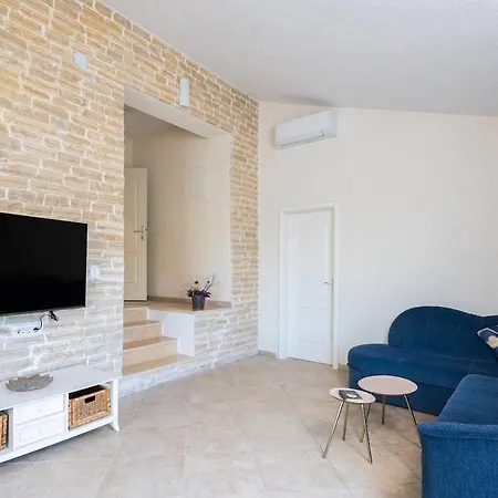 Luxury Seafront Seaview Milna Pool *