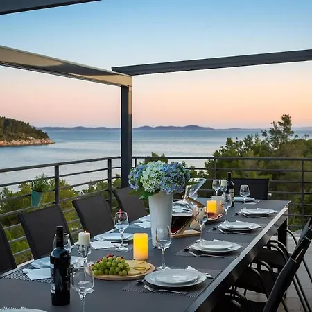 Luxury Seafront Seaview Milna Pool
