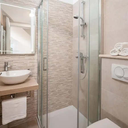 Luxury Seafront Seaview Milna Pool Feriehus