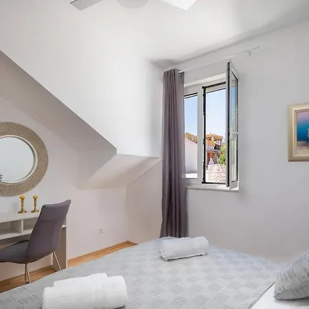 Luxury Seafront Seaview Milna Pool Feriehus *