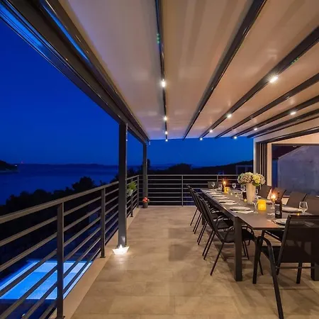 Luxury Seafront Seaview Milna Pool *