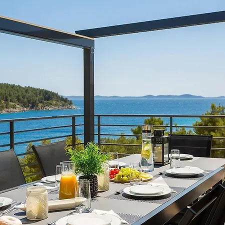 Luxury Seafront Seaview Milna Pool Feriehus