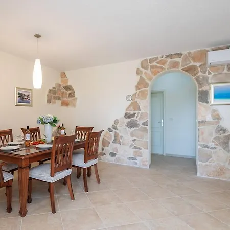 Luxury Seafront Seaview Milna Pool Feriehus