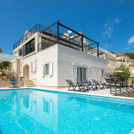 Luxury Seafront Seaview Milna Pool
