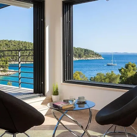Luxury Seafront Seaview Milna Pool Milna (Brac)