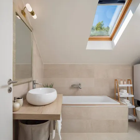 Luxury Seafront Seaview Milna Pool Feriehus